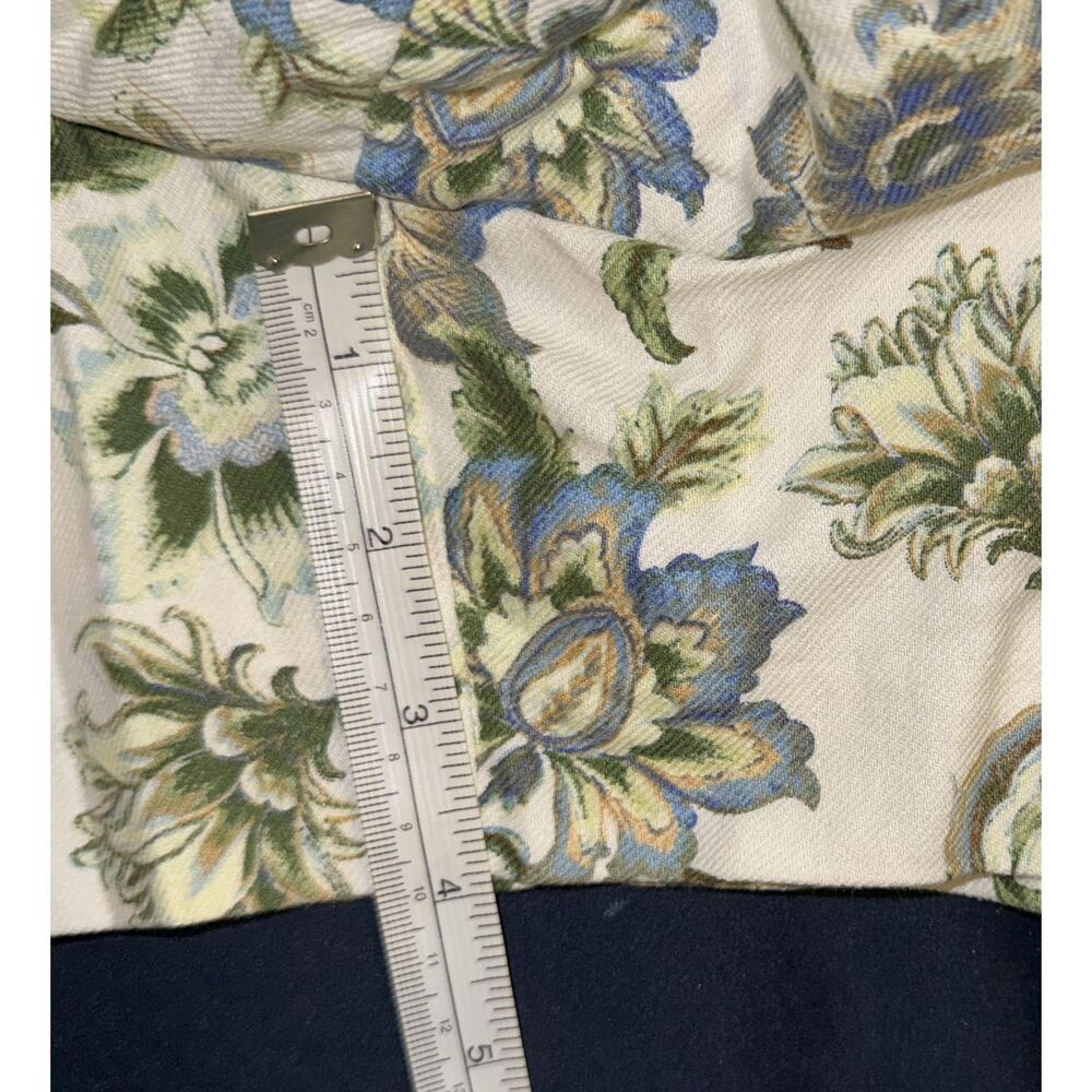 LOFT Women’s Floral High Rise Chino Shorts Size S Pockets Zip Closure size 8 - Picture 9 of 9